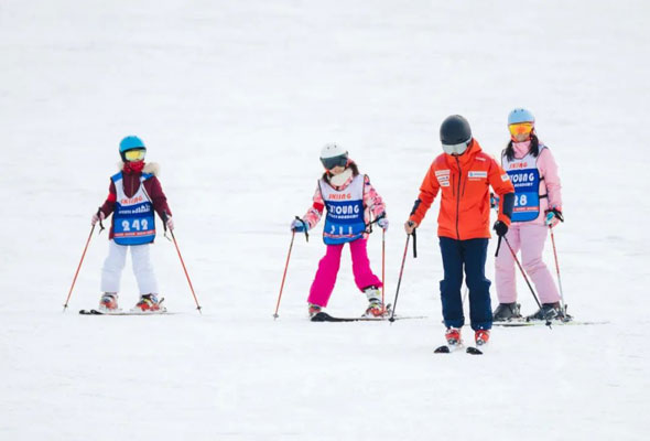 「北京户外」2023平谷·渔阳冰雪走读滑雪冬令营（5天）单双板1:3 | 不住宿更灵活，做起舞的冰雪精灵